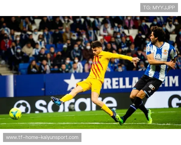 浙江队托利奇任意球挑传，后点包抄垫射破门